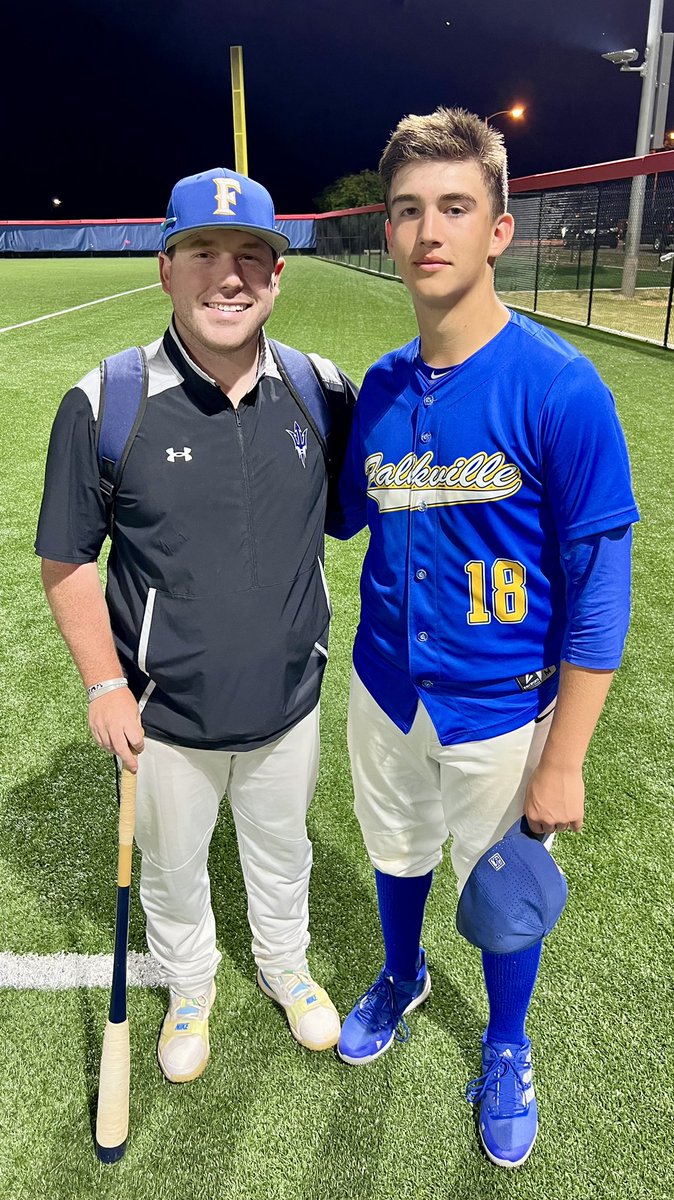 dill3413's tweet photo. I can’t lie, this was pretty cool. Life comes at you fast. @rileywood03 @reedo1018 @bluedevilsBSB https://t.co/VJkwyoTFjx