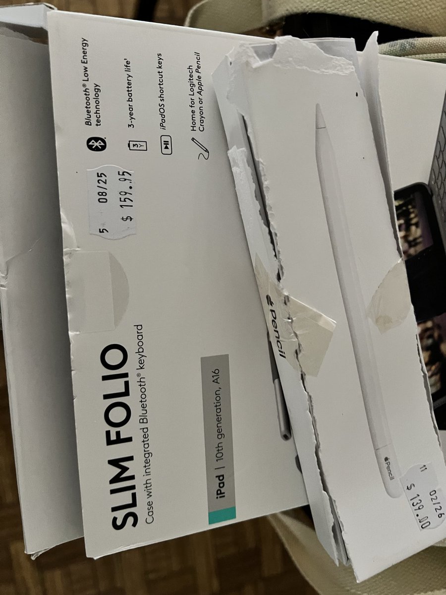 LanzMarja's tweet image. Not in the spirit of Steve Jobs who took pride in quality and what’s clear, concise and consistent where values are of matter.

JB has done it again and none of this works.

Appalling quite frankly and initially the IPad and keyboard were sold by what I call a ‘cheap’ boy. #blah