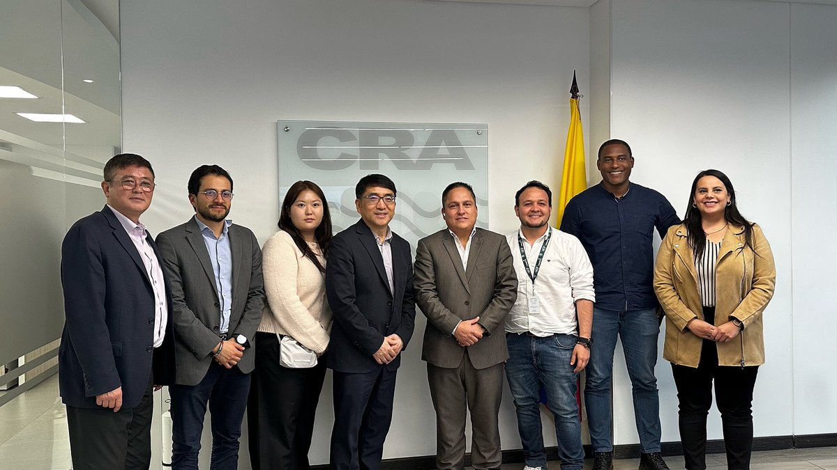 cracolombia's tweet image. 2/2 En la jornada se socializaron las señales regulatorias del Nuevo Marco Tarifario de aseo para grandes prestadores.

♻️ Además, se compartieron experiencias de Corea del Sur 🇰🇷 en gestión de residuos, avanzando hacia #BasuraCero #EconomiaCircular en Colombia 🇨🇴.