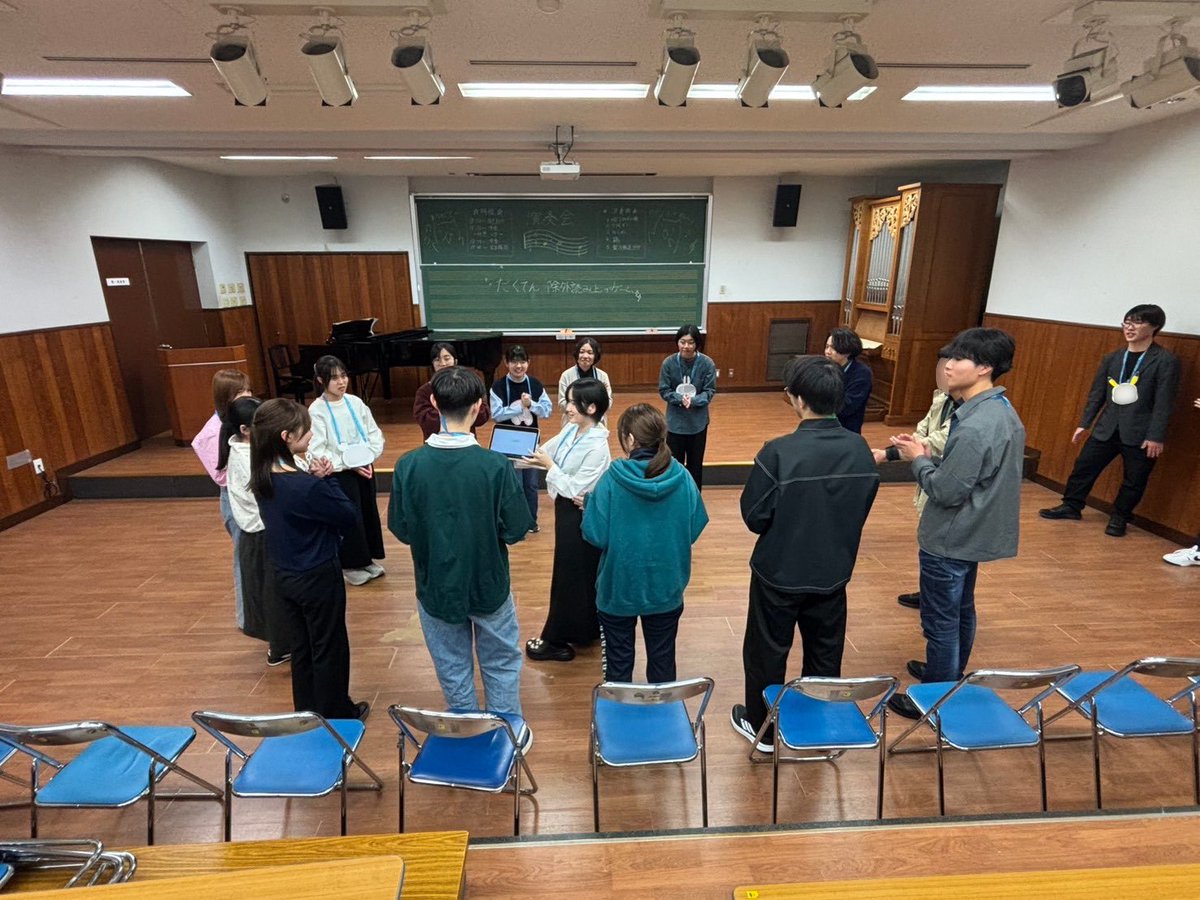 utef_chorus's tweet photo. 🌸4/28(火)に「みんなで歌おう会②」を開催します！

前回参加してくださったみなさん、ありがとうございました✨
今回は「ほらね、」を歌います🎶

18:00から 音楽教育棟です！
ぜひお気軽にお越しください！

#春から福教大
#春から福岡教育大学
#福教混声
#福岡教育大学混声合唱団 https://t.co/Fg0G0WwMof