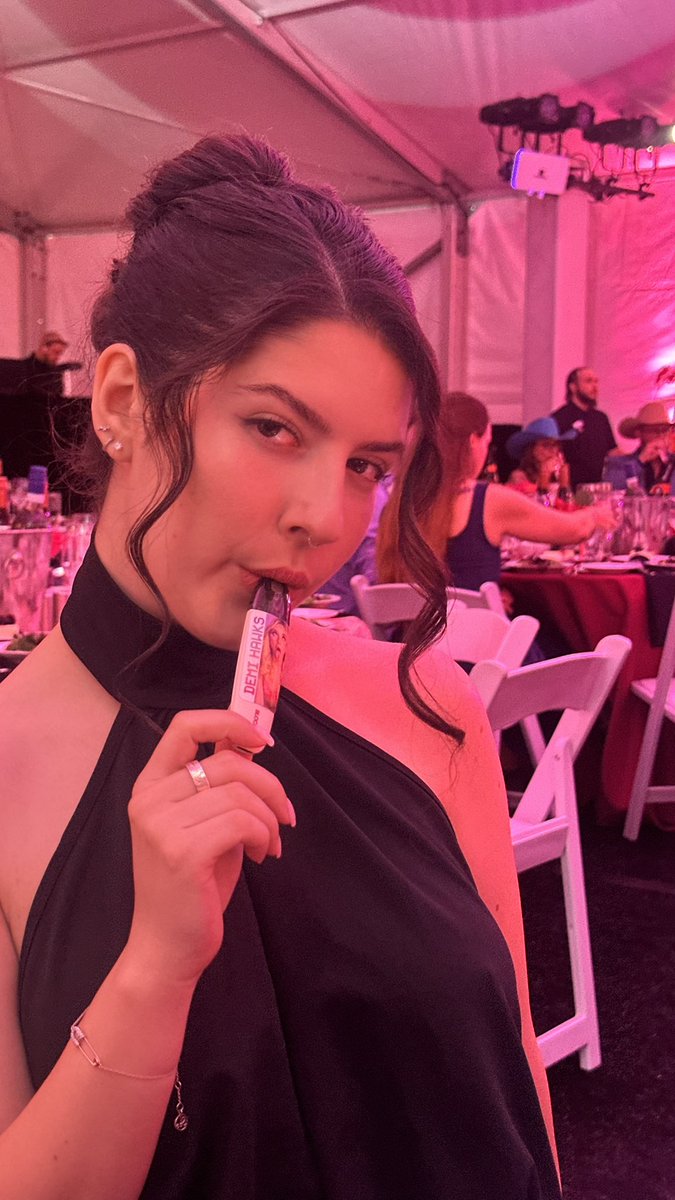 Demi Hawks 🪽 tweet media