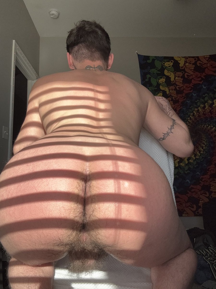 SticksnStonesJocksnThongs tweet media