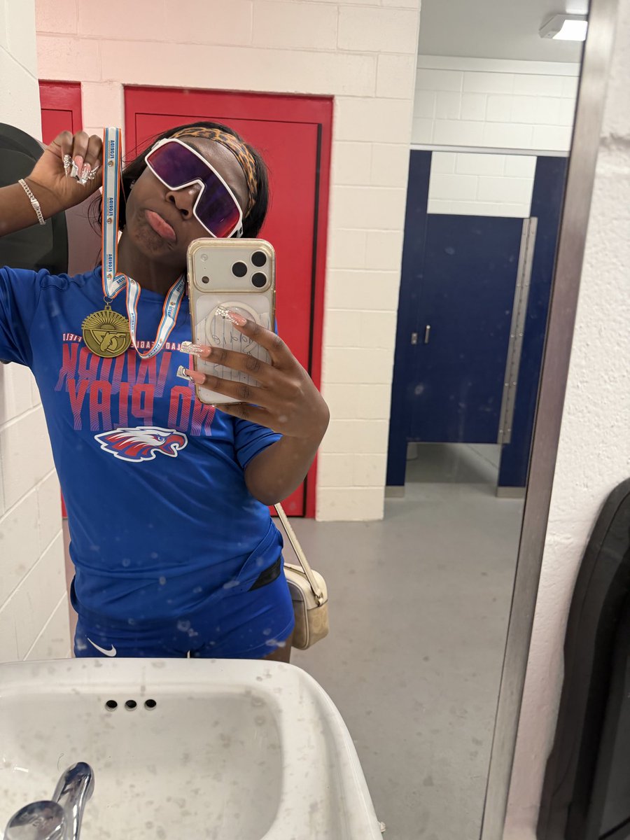 MyreaBrock_'s tweet image. Finishing off my final season right with a #1 District Title in the triple jump with a huge PR of 11.58m (38’0ft) 🥳! Regionals here I come😁! #trackandfield #classof2026 #triplejump #fieldevents #unsigned #highschooltrack #senior #districtchampion #jumpcity