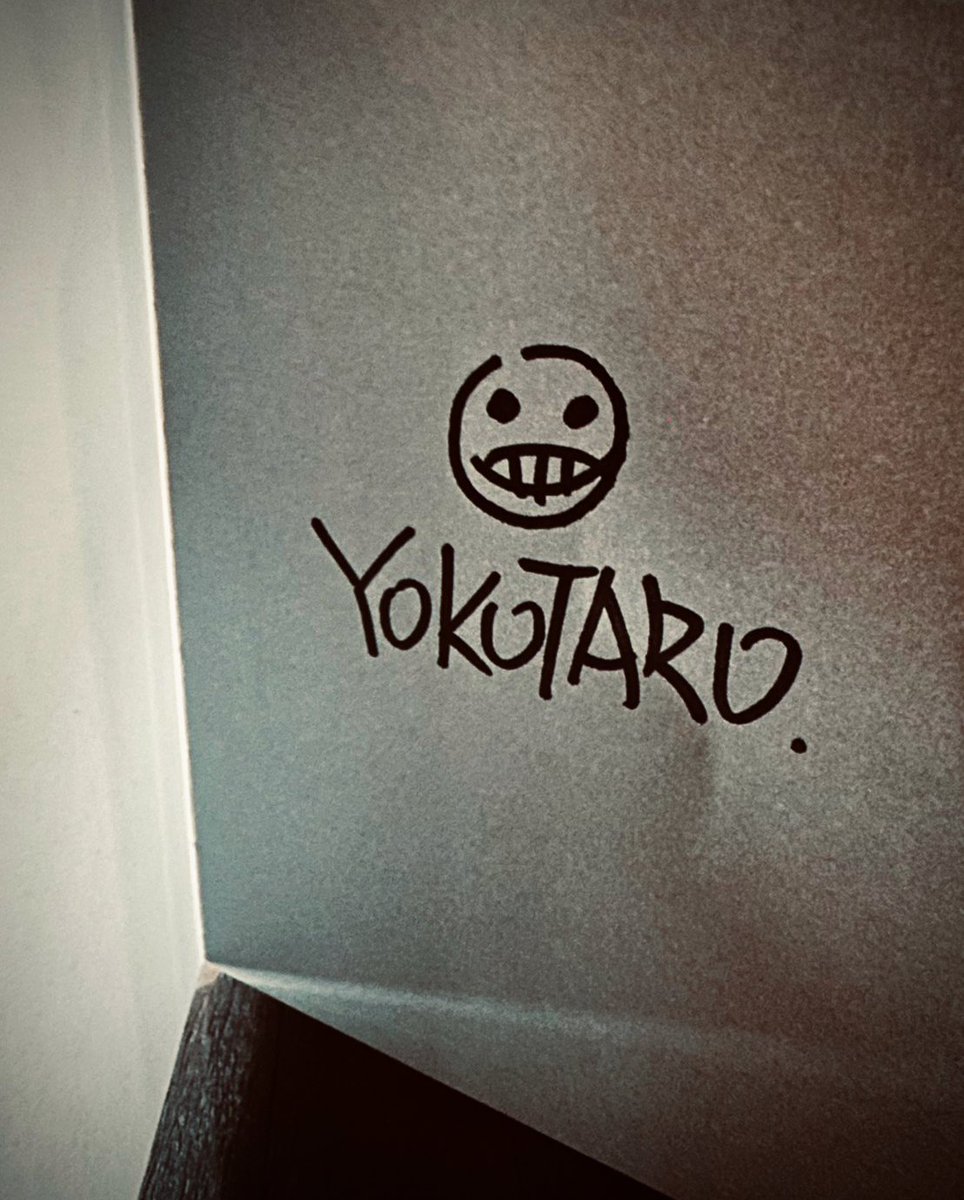 『ヨコオタロウガカクセカイ』、Kickstarter終了まで1週間を切りました！約30時間のインタビューにわたり、ヨコオタロウ氏の独自のフィルターを通してゲームにおける執筆を深堀していく一冊。 

 そして、4月30日までに、フォロー＆RPでサイン本を1名様にプレゼントします！kickstarter.com/projects/arcpl…