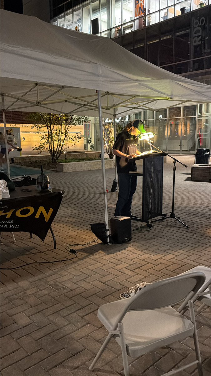 99911199s's tweet photo. Homerathon. The members of the classics fraternity takes 5 minute turns reading either Homer’s Iliad or Odyssey (alternates by year). They start in the morning at 8AM, and go all day reading until it is finished. These hippies have David Goggins commitment. #stayhard #hardmen https://t.co/KkaNhRDPWk