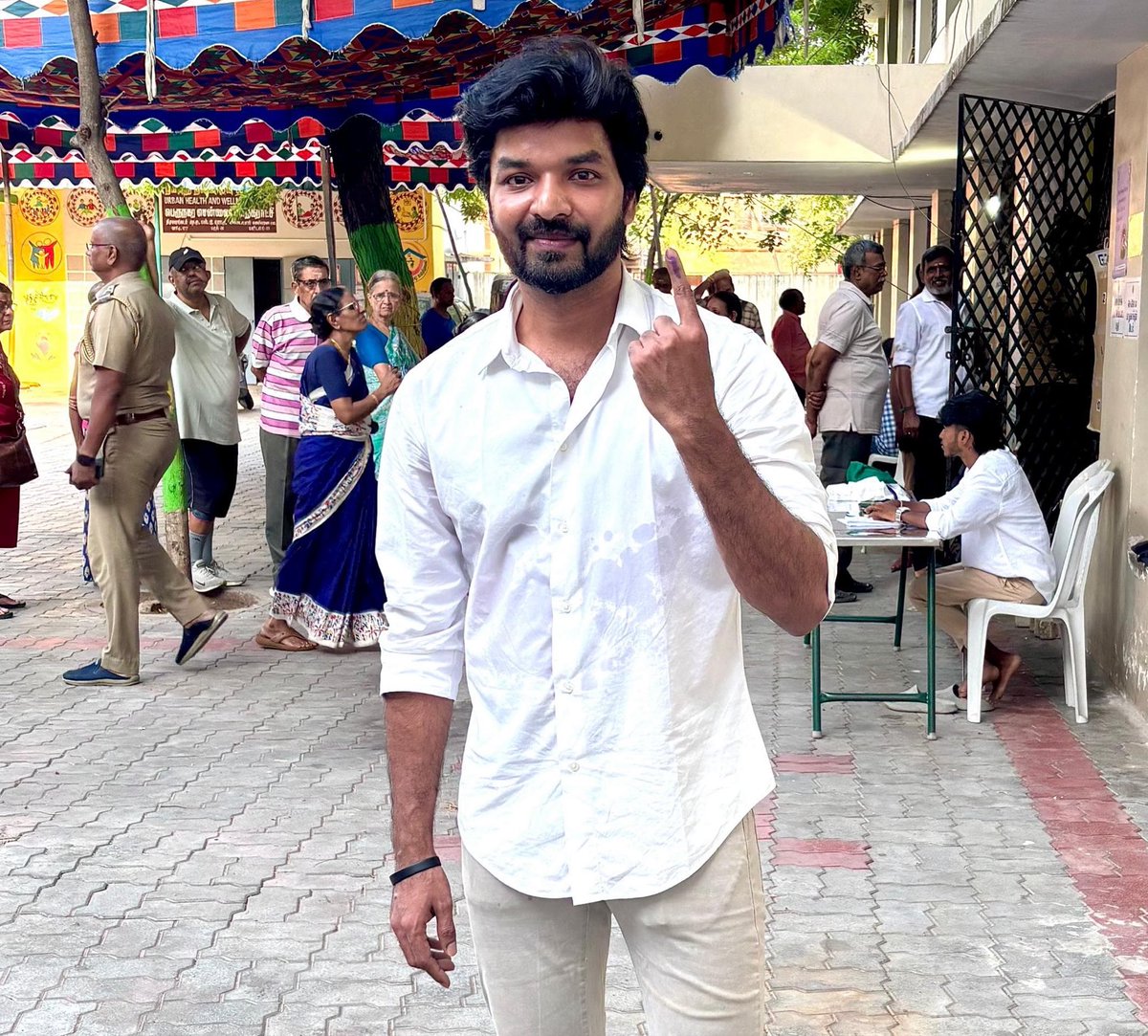 Actor Jai Cast his vote 🤍