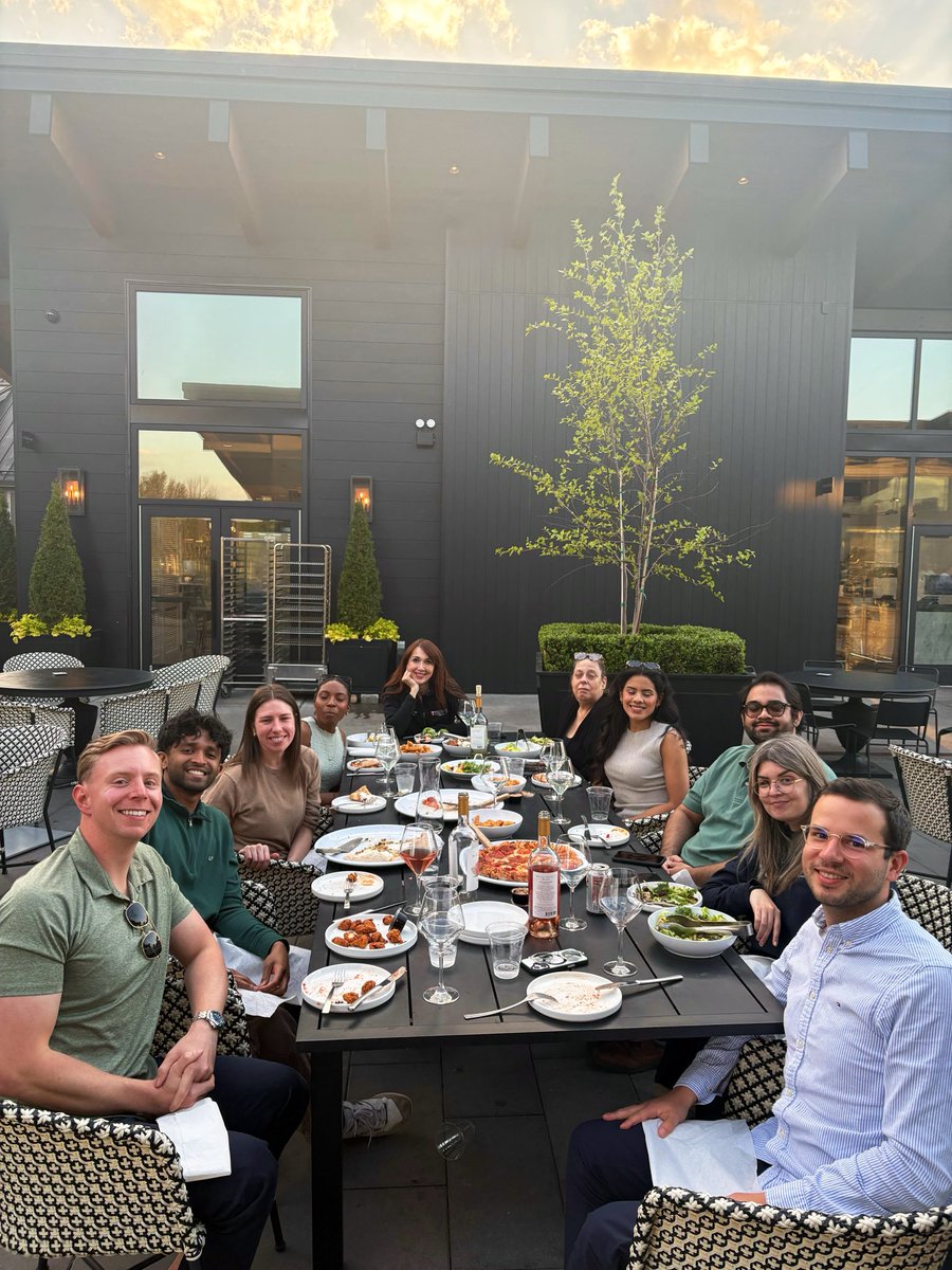 Laura Bukavina tweet media