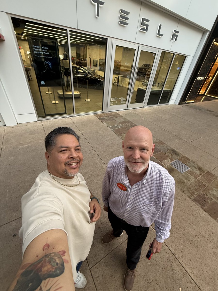 TheCandyManATX's tweet image. We’ll be at the Tesla store at The Domain next Saturday for Tesla’s Earth Day celebration 🌎
.@LiamsDadTravel and I would love to see you there! #atx #earthday #tesla #thedomainatx #cybertruck