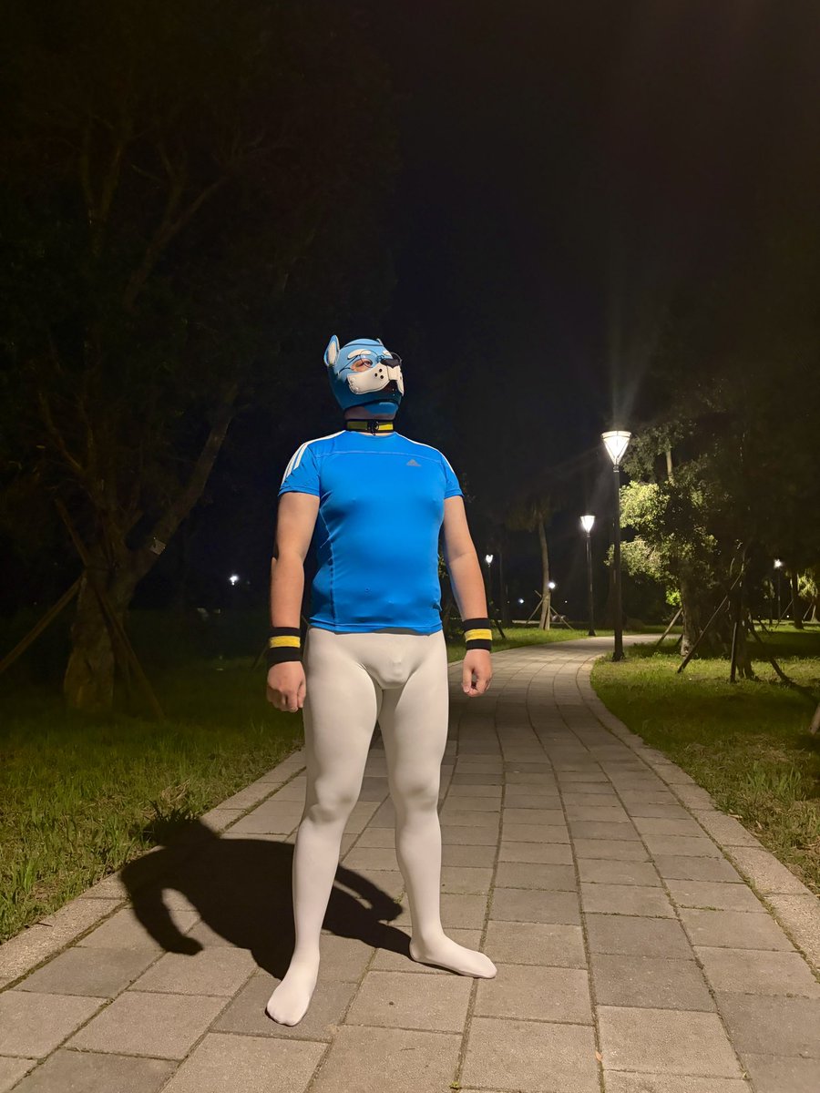 舉頭望明月🌙