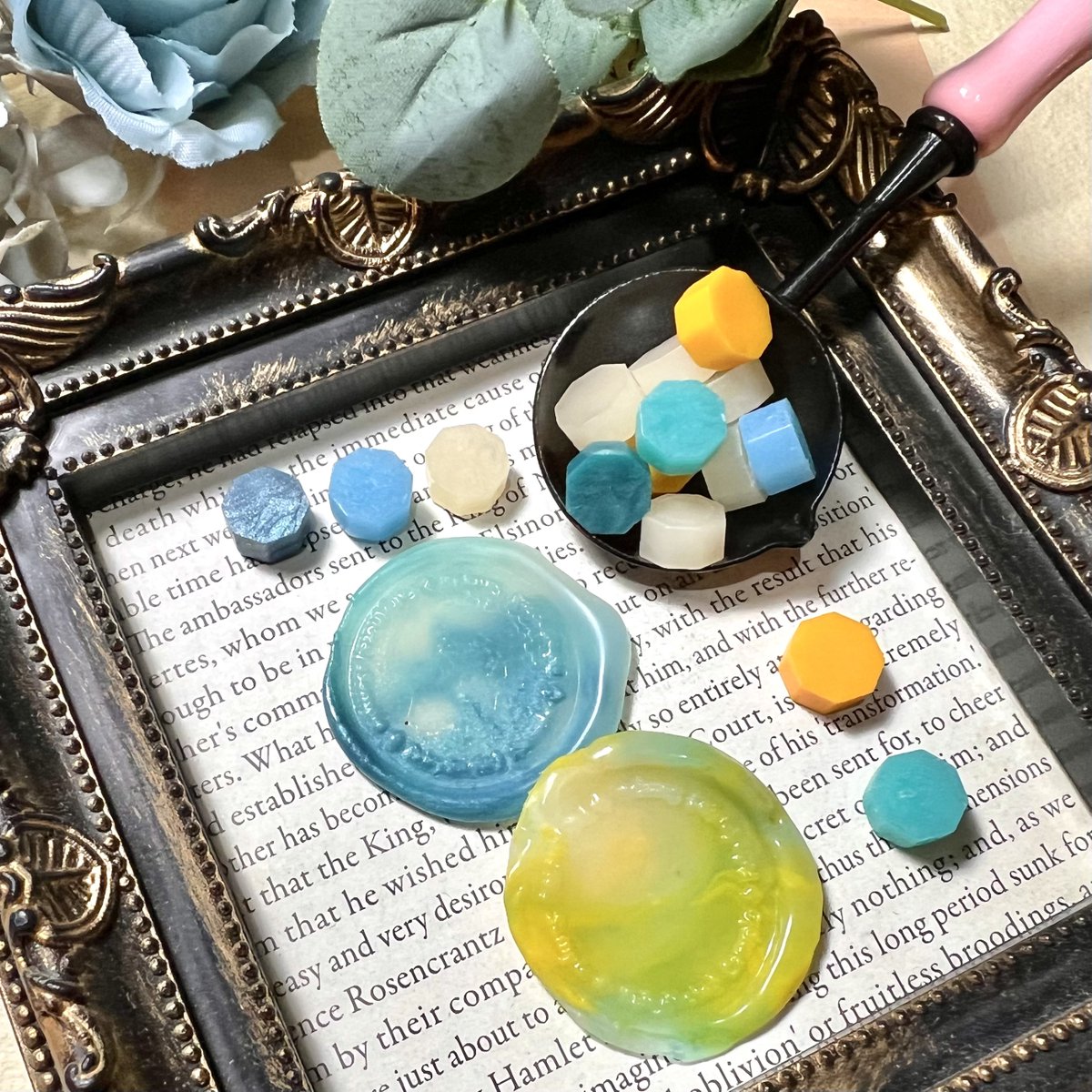 夜空に煌めく星を集めて───

アトリエに新しい限定アイテムが入荷しております

#シーリングワックス
『星めぐりセット』

半透明や蓄光カラーとの
カラーMIX

数量限定

#FairyNote #シーリングスタンプ