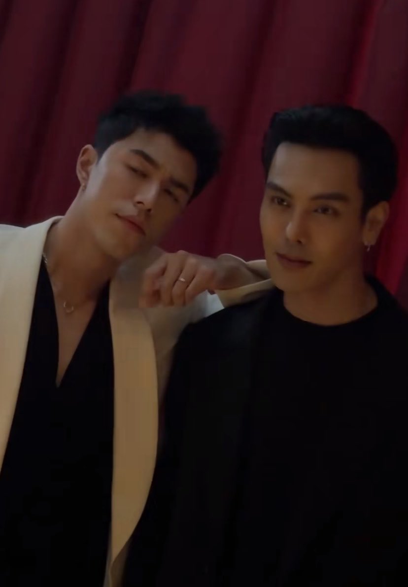 winks ft.39🧏🏽🧏🏻 tweet media