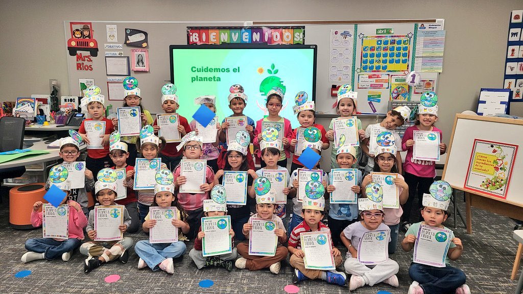 MsRios_bil's tweet image. Día mundial de la Tierra 🌎 
Los alumnos de #Kindergarten #bilingual de  @MRobinsonElem prometemos cuidar nuestro planeta. 
#MRobPride