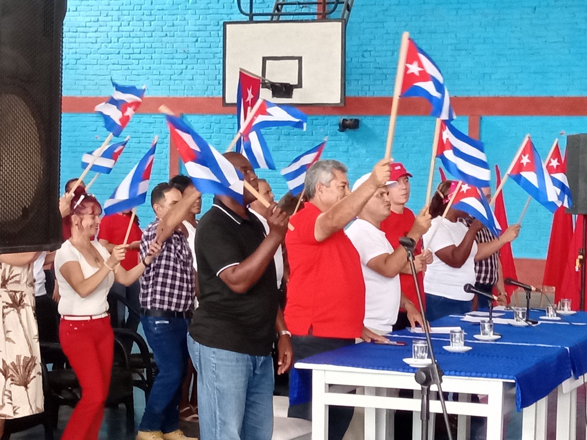 En plenaria provincial de <a href="/Camaguey_CTC/">Central de Trabajadores de Cuba en Camagüey</a> se ratificó que el #1Mayo será una contundente jornada de apoyo popular a la Patria.
También constituirá un día para reconocer la voluntad de vencer y la resistencia de un pueblo heroico ante el genocida bloqueo económico impuesto por EE.UU
