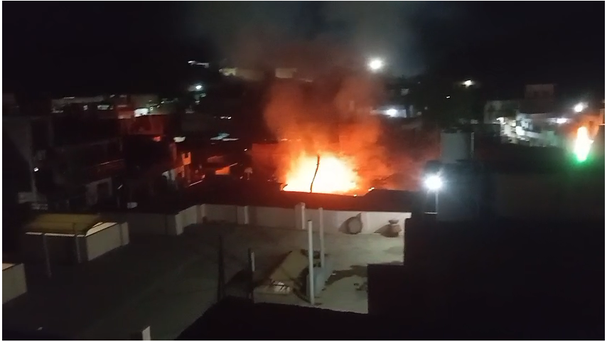 bstvlive's tweet image. महोबा 

➡खाली जमीन पर झाड़ियों में लगी आग
➡फायर बिग्रेड ने आग पर पाया काबू
➡शहर कोतवाली के नैकाना की घटना

#Mahoba #Fire #UttarPradesh @fireserviceup