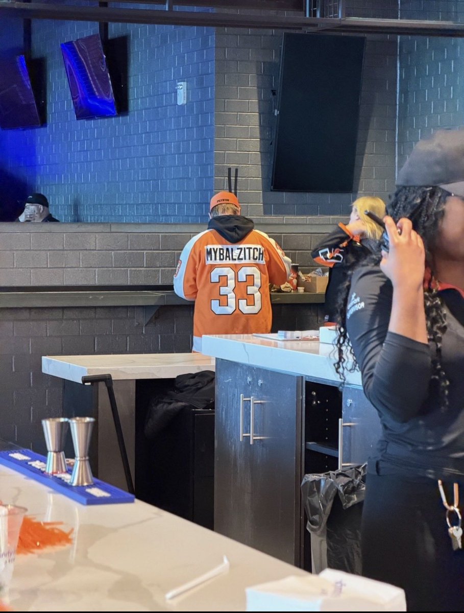 yo0ldfield's tweet photo. Flyers guy saw the Phillies guy and said “say no more, wait till the Flyers come home Wednesday” #IgniteTheOrange https://t.co/gTLNRAlL65