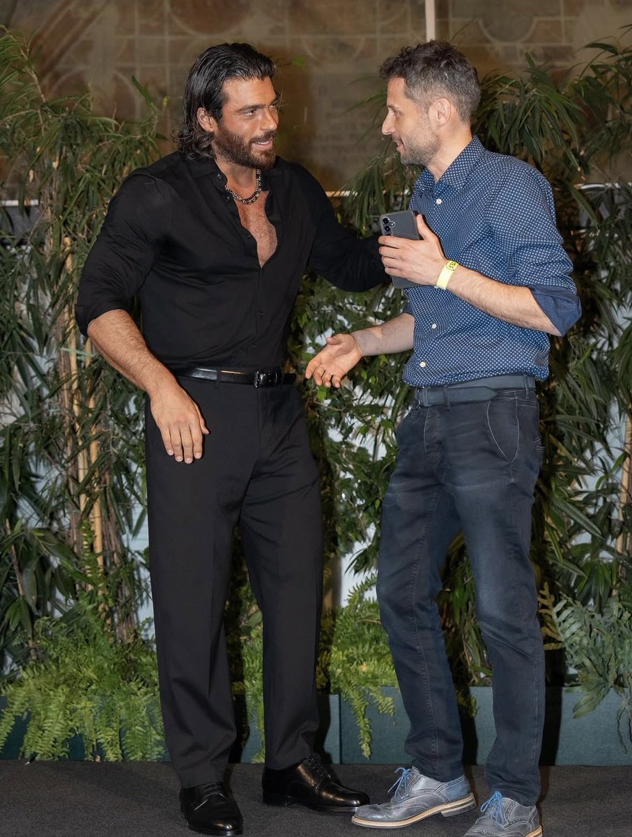 Canyaman59409's tweet photo. #Canyaman
Having a conversation with him LoL what a fun with my beloved Fan's https://t.co/PCDWbDGzMw