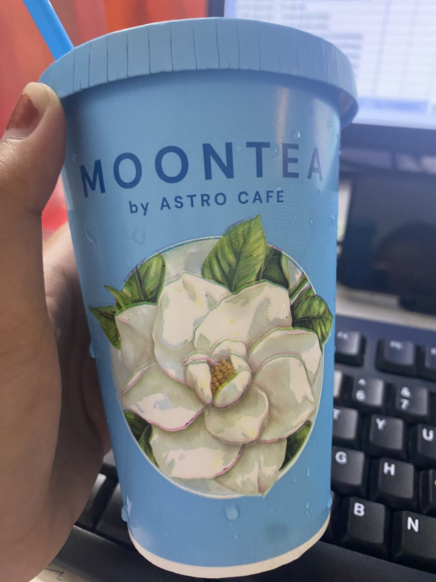 weh enak bener ini milk tea nya astro