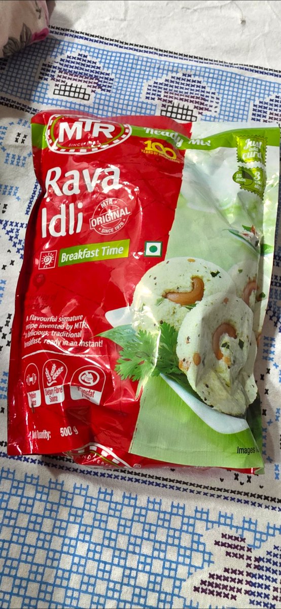 ArushiW3's tweet photo. @zeptocares Thanks for having my back. Can I get my refund for the wrong products now? I'm going to start posting the photos here so you can see what went wrong, along with all of social media. Idli delivered instead of dosa. Missing expiry dates. Torn packaging. Missing products. #fraud https://t.co/HbwitDCqHp