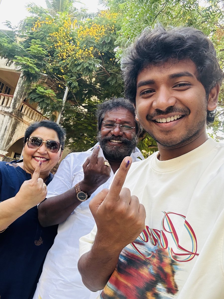 KenKarunaas's tweet image. #vote