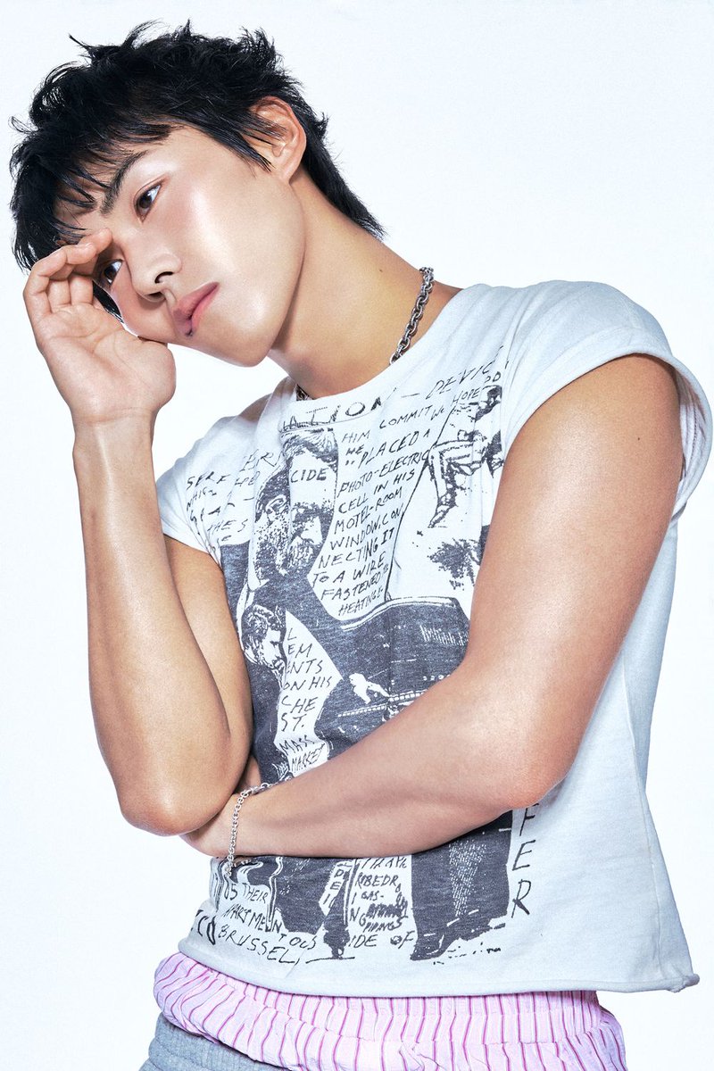 encore_inf's tweet image. Ayumu Imazu　 4年ぶりのニューアルバム表題曲「CLASSIC」が5月1日(金)に先行配信決定！

e.usen.com/news/news-rele…

#AyumuImazu　 #CLASSIC