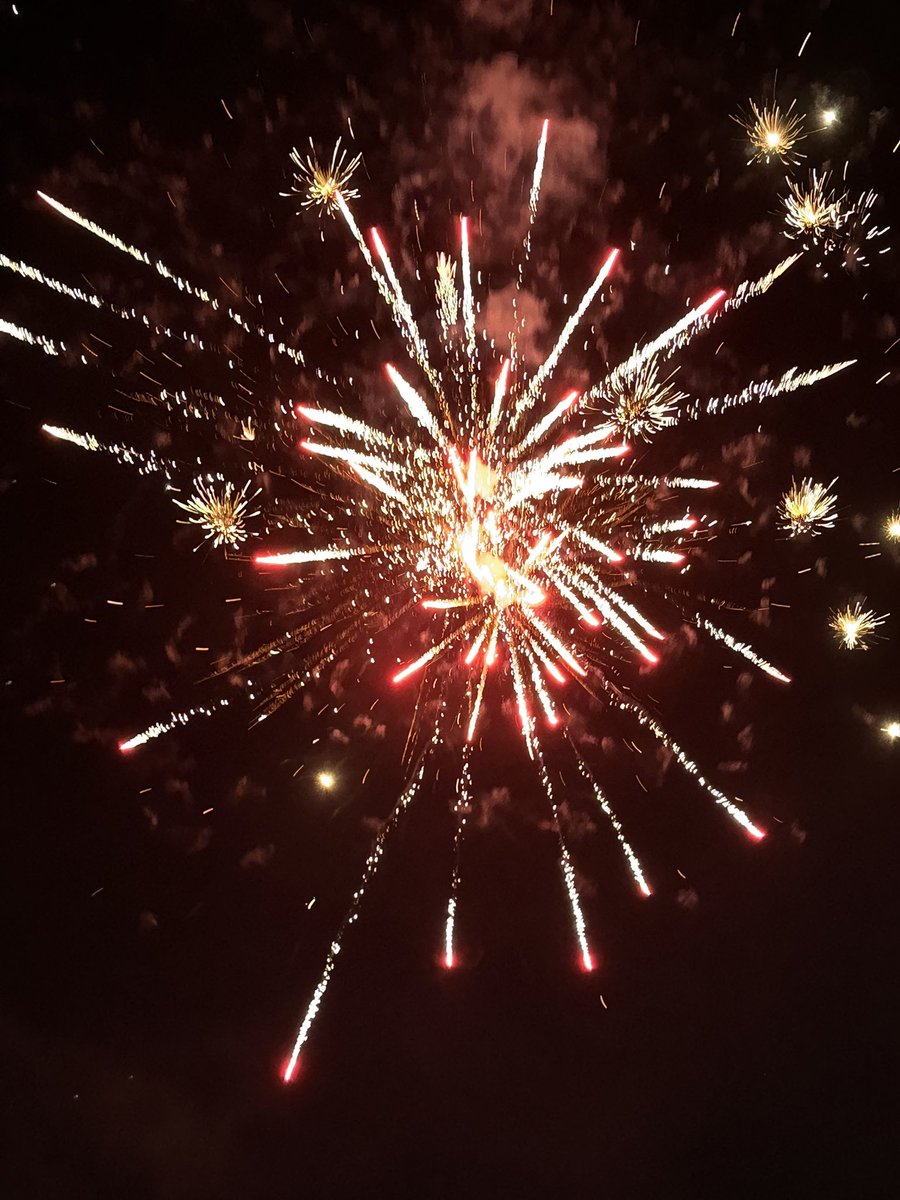 sushaotong1's tweet photo. 🎆 https://t.co/oykKxaYsWm