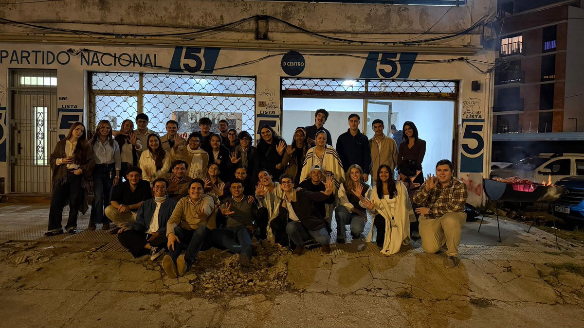 De acá, para adelante. 🤚🏻 <a href="/joveneslista5/">Jóvenes Lista 5</a>