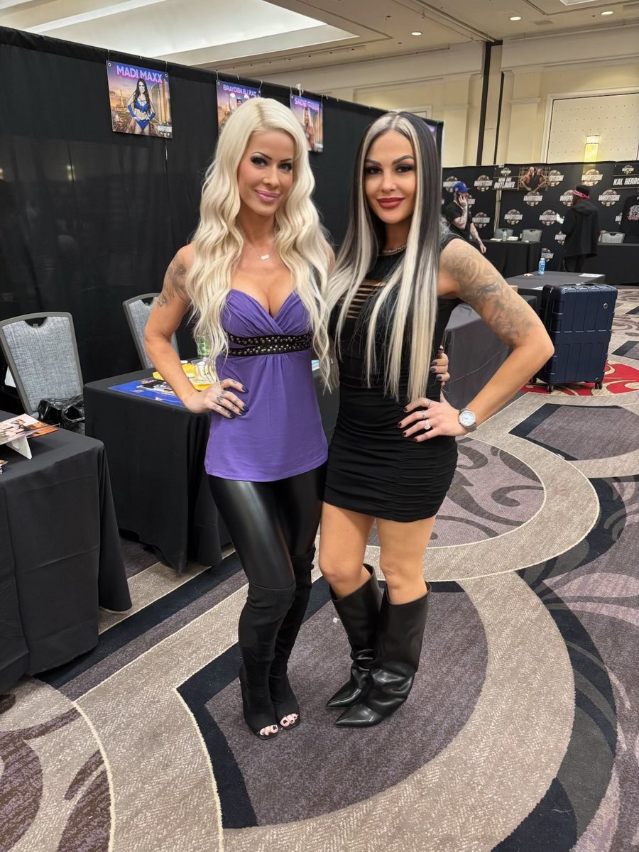 Velvet Sky tweet media