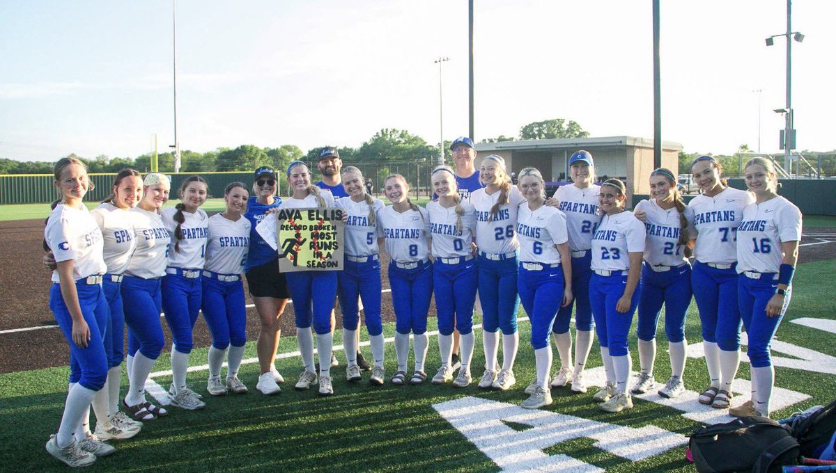 CHSSpartanSB's tweet photo. Records are meant to be broken… and she’s not done yet. 💙

Our junior, Ava Ellis just passed Gracie Morton’s single-season runs record (58 in 2017)… and now sits at 60 runs and counting.

And we’re just getting started.

Be where your feet are. Inside the fence.

#SpartanFam #ECNE #CEN10 #GATA

@AvaEllis59 

@CHSSpartans 
@BurlesonSports
