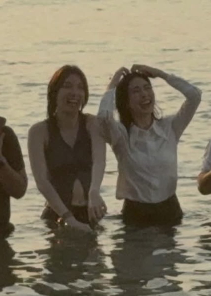 15.kชน์ tweet media