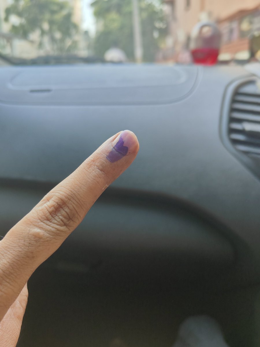 madraspaiyanda's tweet photo. காலையே முதல் ஆளா போய் தற்குறிகளுக்கு எதிரா சூரியன் உதிக்க ஓட்டு போட்டு வந்தாச்சு 💥💥

#DMKSweeping2026 https://t.co/aWoJeBW3Eq