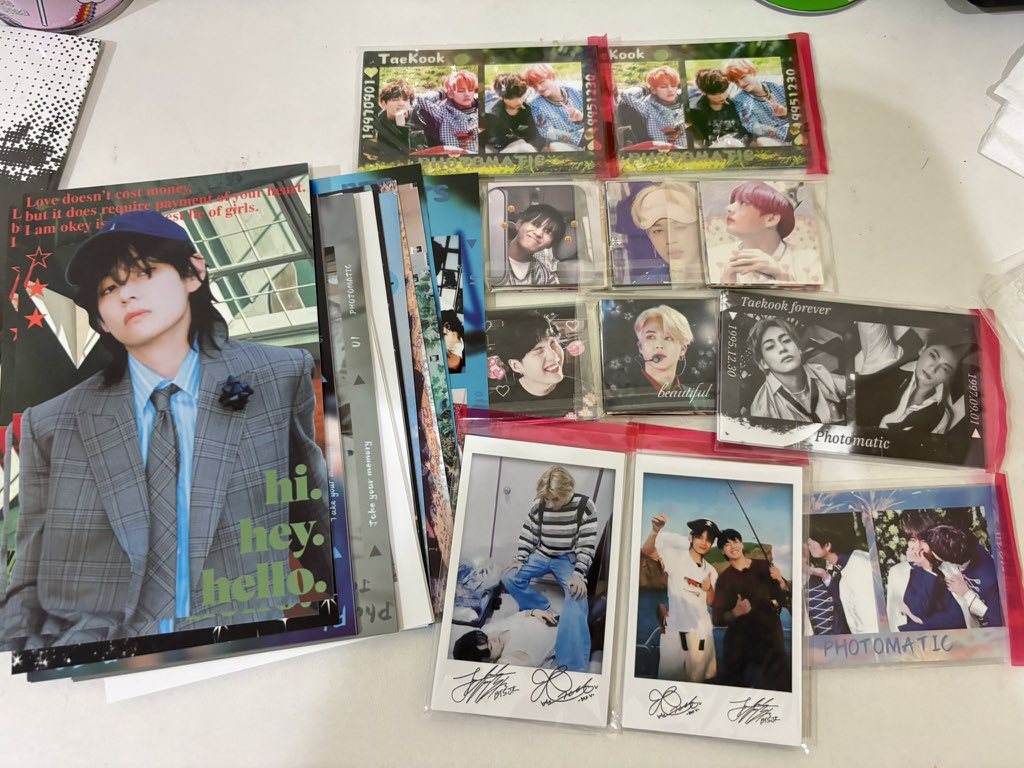 va_v29's tweet photo. ฟตก. 6 เซท สตก. 5เซท โปสการ์ด20ใบ
 ราคา 300 บาท  รวมส่ง
**1 แพ็คมี10ใบนะคับ
 #การ์ดบังทัน #ตลาดนัดบังทัน #ตลาดนัดรถไฟบังทัน #ตลาดนัดรถไฟฟ้าบังทัน #ปล่อยของสะสมบังทัน #ปล่อยของสะสมbts https://t.co/pkJmYo7uVX