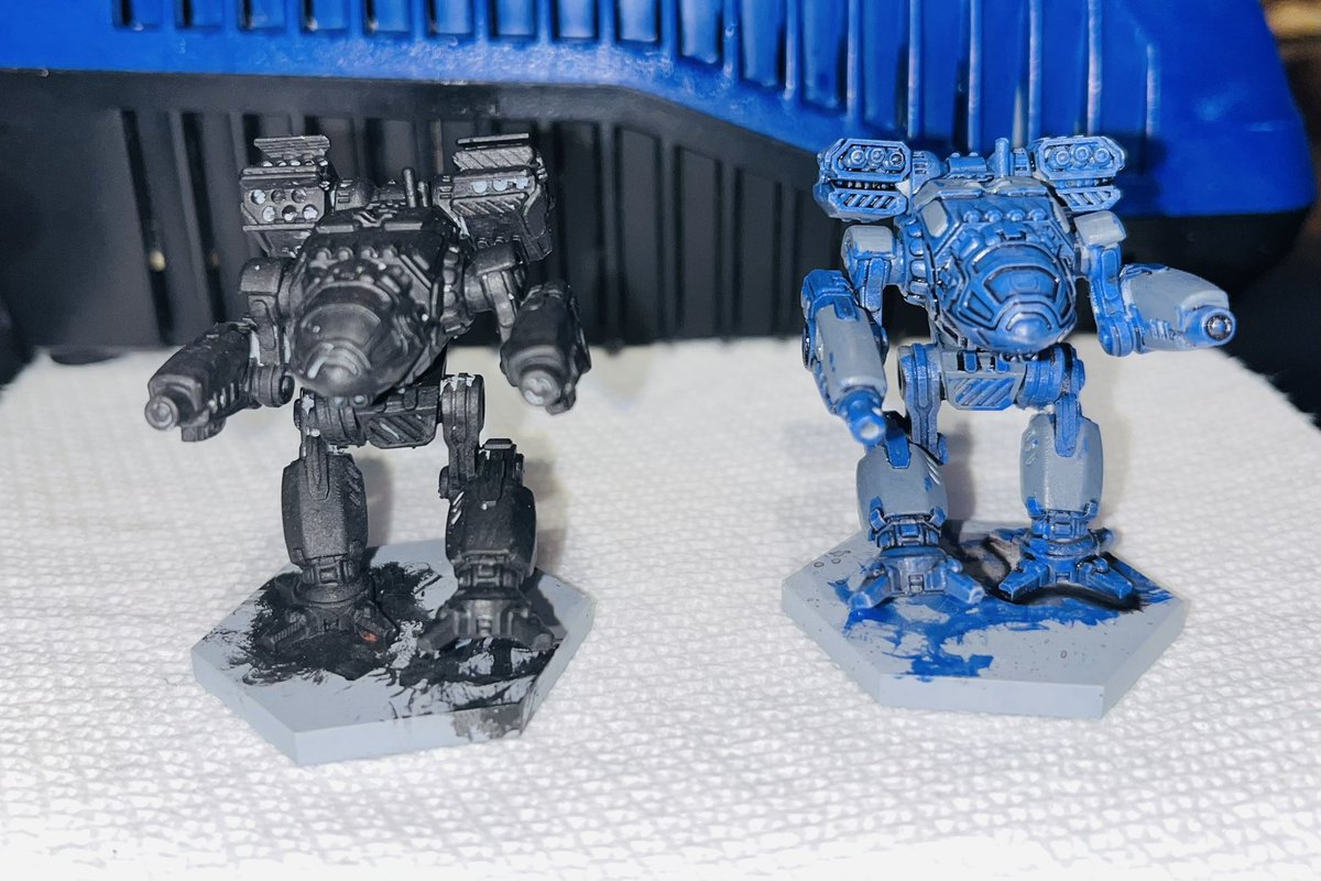 TransformARO's tweet photo. @Drakon_Fire286 @ardan_blade I knew I forgot to get something. Here’s the two Mad Cat lV Customs he made for me. https://t.co/ew9KeegVqh