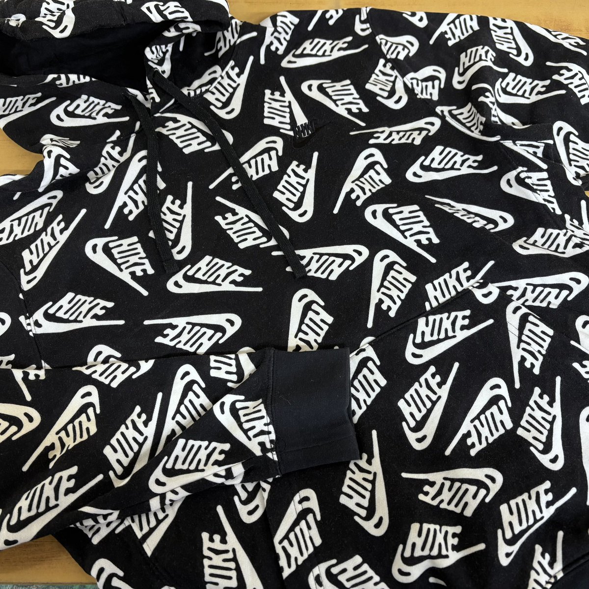 apparel_kobutu's tweet image. 今日の出品…
ナイキ パーカー
#NIKE