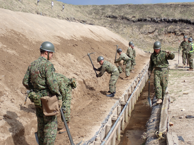 jgsdf_gcc_ardb's tweet photo. 【訓練基盤構築】
＃水陸機動団 特科大隊は、大分県十文字原演習場の整備をしました。演習場は我々の道場です。この地道な環境整備も我々が国を守るため、必要な活動となっています。引き続き、国防の為隊員一人一人がひたむきに努力できる環境を作っていきますので、応援よろしくお願いします。 https://t.co/NMwFbvJ118