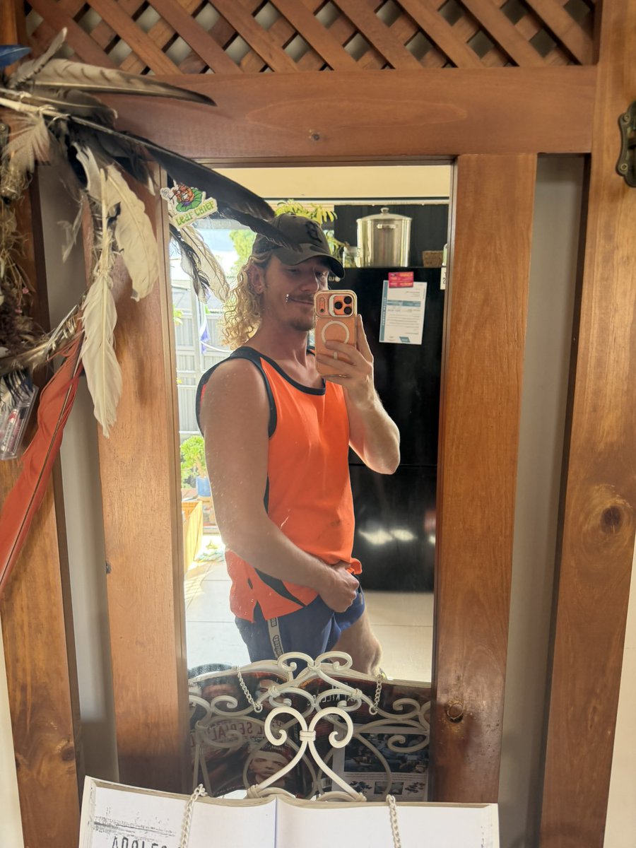 The Barefoot Bogan (18+) tweet media