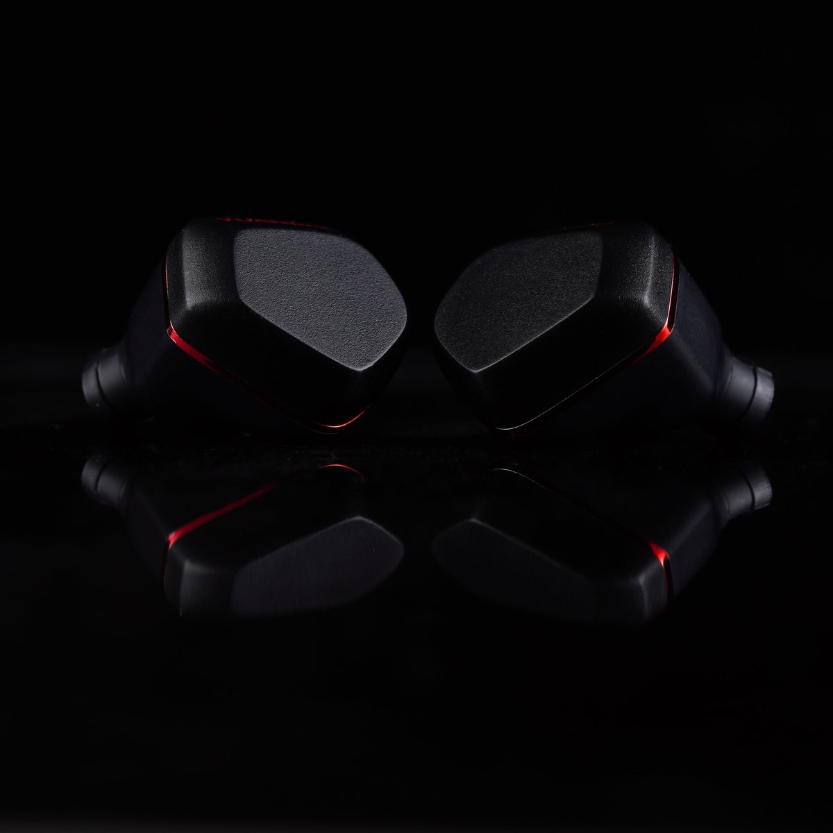 NiceHCK_Audio's tweet image. 【Tears、本日のおすすめ】
amazon.co.jp/dp/B0GCZRS1QT

🌟音響迷路構造、ラージオープンバック筐体フィルタリング
🌟ボーカルや弦楽器の演奏において、豊かな倍音と繊細な息遣いの音を実現する
🌟6N単結晶銀内部配線を採用

#NICEHCK #Amazon  #拡散希望