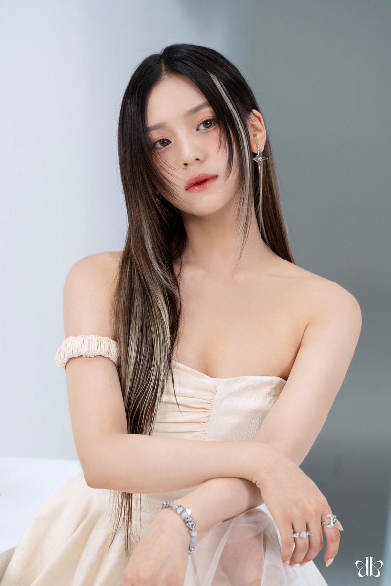 syyvvz_'s tweet image. #UMJI #엄지 #VIVIZ #비비지
@VIVIZ_official