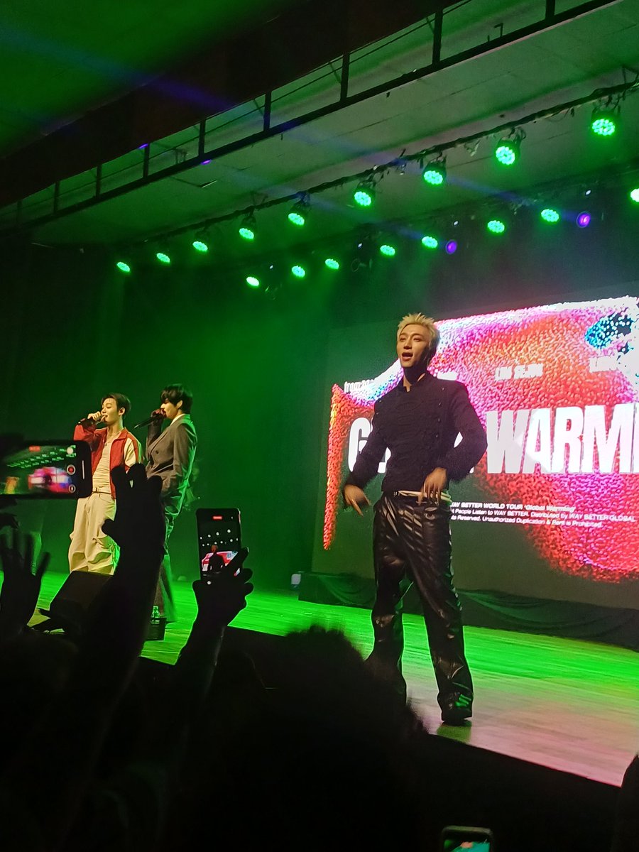 Shai_fabigirl's tweet image. Que show maravilhoso way better🫶🏼❤️todos vocês são incríveis e talentosos que sempre entregam o melhor em todos os shows eu amo vocês demais meninos😊e eu ainda realizei o sonho de ver o lim sejun de pertinho
Espero vocês em belém novamente😎
#SHOW
@kbeat_enter 
@WAYBETTER_GB