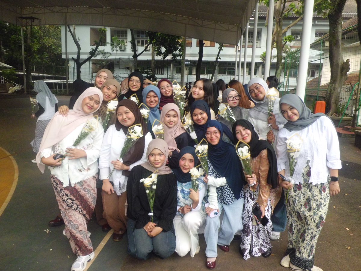 kintaneeya's tweet photo. semua org tau lah aku secinta ap sm kesosimoet https://t.co/juu1EJpvBf