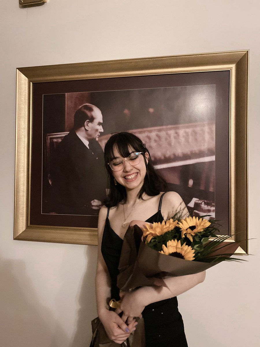 bestecilik06's tweet photo. Dün akşam MGÜ Bestecilik @bestecilik ailemizle beraber 40. Ankara Müzik Festivali'ndeydik ve festival tarafından özel olarak sipariş edilmiş bir müziğim de yer aldı programda, okulumuzu ve bölümümüzü temsil etmekten çok mutluyum... İYİ Kİ VARSIN MGÜ BESTECİLİK! 
@mguedutr https://t.co/a8PV5060yU