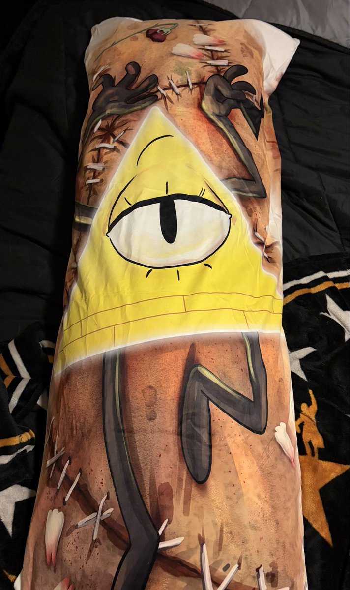 KimbaIke's tweet photo. IT’S HERE I’M SCREECHING HOW IS THIS SOMETHING I OWN 🤣🤣

My last ACGGOODS haul for a while had to be this, thank you @StephReynaArt for making this wonderful monstrosity a reality!!! I love him so much 🥰🤣 

#BillCipher #GravityFalls https://t.co/4RnwcJLKDA