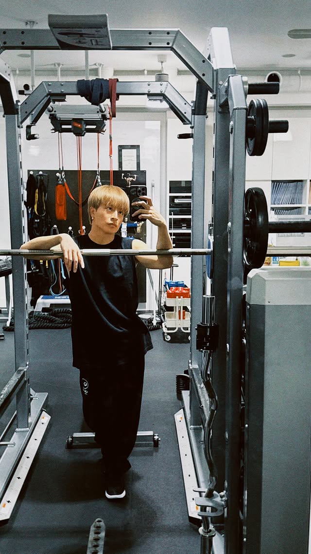 GENERATIONS' way to the World tweet media