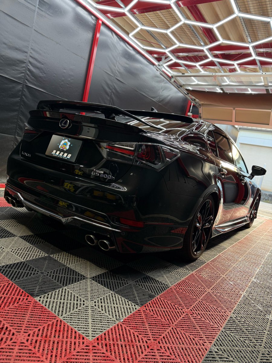 senshaoendan's tweet photo. 4/18
LEXUS GS
✔︎フレッシュキーパー
✔︎鉄粉除去
✔︎研磨

こちらも以前の施工から一年が経過し
今年も施工をお任せいただきました！

ボンネットなどに固着してきた汚れや
傷が増えてきていたため、
研磨にて除去に黒本来の輝きを復活させました💪

黒のセダンはやはり綺麗で
反射する状態が素敵ですね😊

この度はご用命いただき
誠にありがとうございました🙇‍♂️

#洗車応援団
#keeperproshop圏央相模原IC店
#相模原コーティング　#キーパー相模原