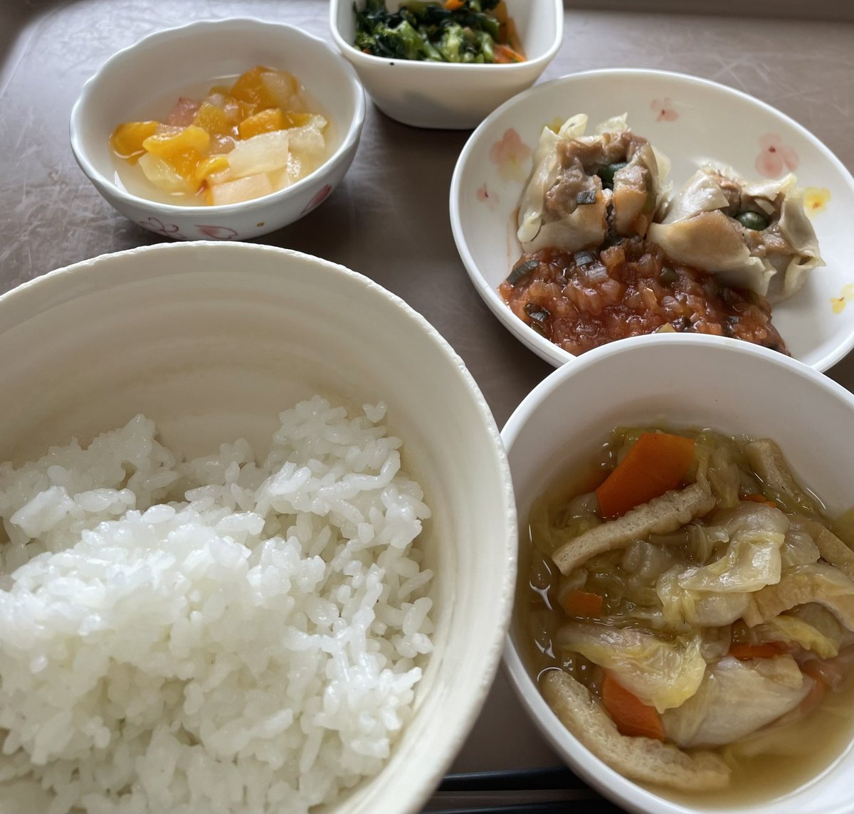 ハナビラ tweet media