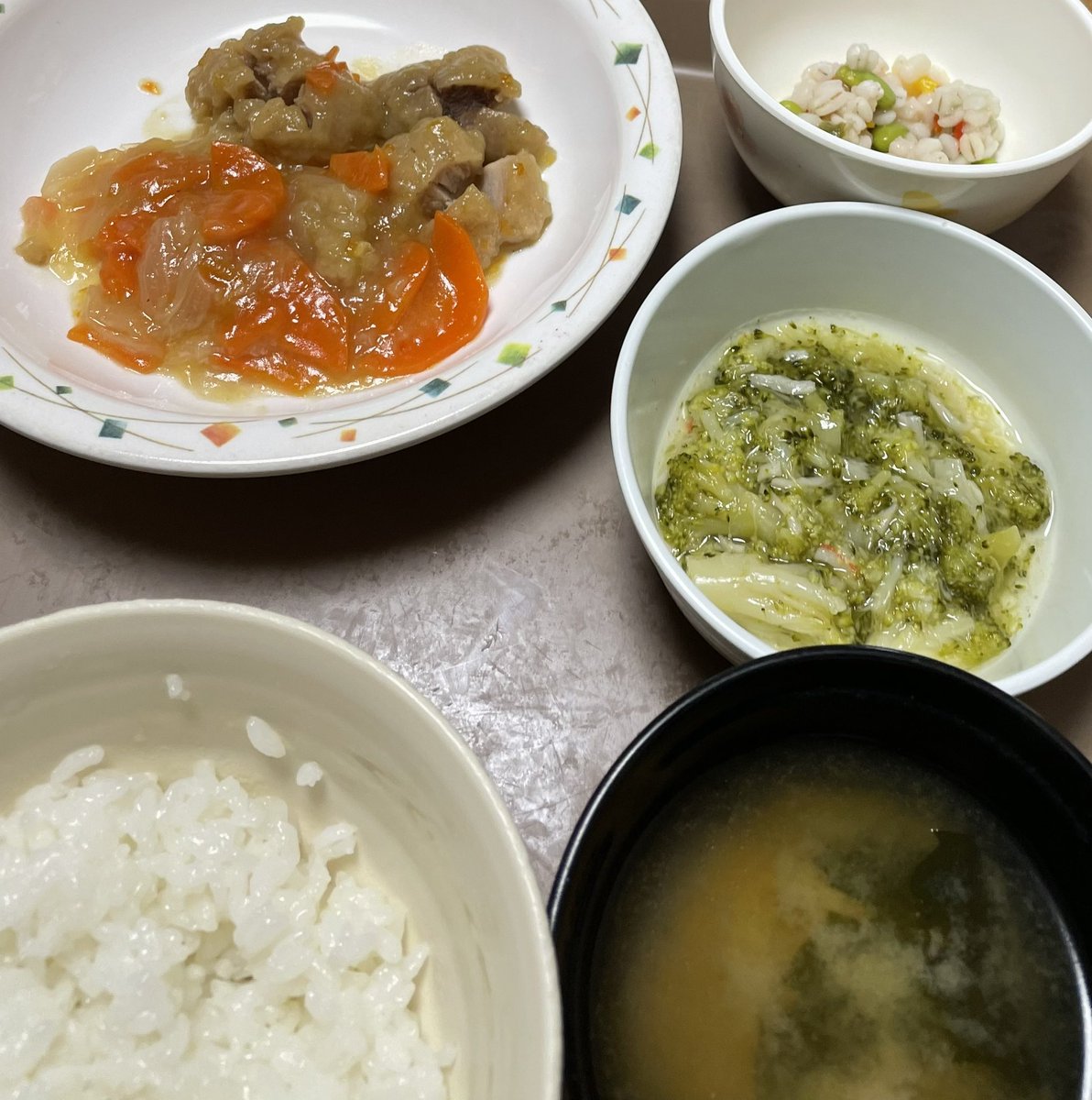 ハナビラ tweet media