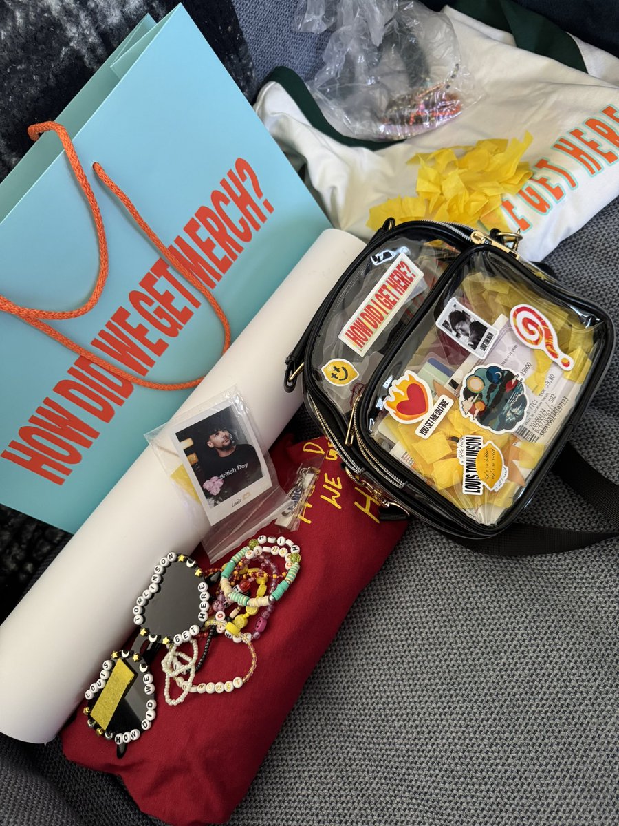 Louisxbae's tweet photo. Voilà je fais un dernière débrief du concert
J’en suis  reparti avec plein de souvenirs en tête et aussi physique j’ai réussi à distribuer TOUTES les photos de Louis et j’en suis ravies 🥹 j’ai réussi à donner et échanger des bracelets (il m’en reste encore quelques-uns)🤩MERCI🫶🏻 https://t.co/FXfj1E48Pg
