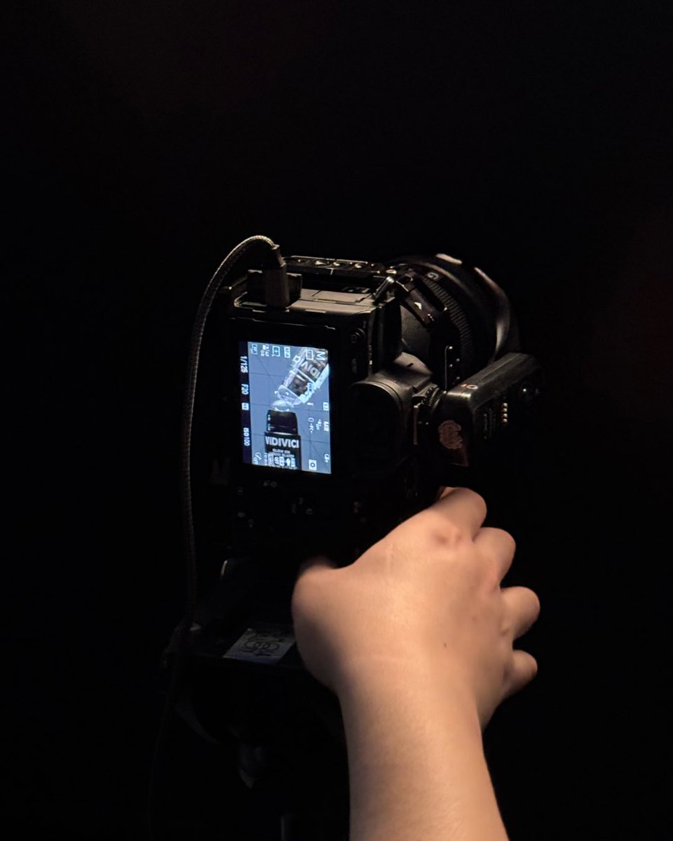 vidivici_jp's tweet image. 𝖦𝖫𝖮𝖶 𝖮𝖭 (　　　?　　　)

VIDIVICIの新しいアイテム！
（　　　）に入るのは何でしょう？

#ビディビーチ #VIDIVICI #NEW #COMINGSOON