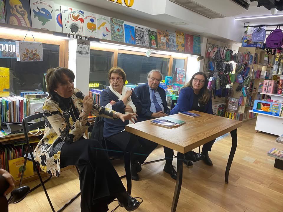 Uno scatto della presentazione di ieri pomeriggio alla Libreria Raffaello Vomero di Napoli del volume “Michele Prisco - il Signore del romanzo” curato da Gioconda Marinelli ed edito dalla casa editrice Giannini