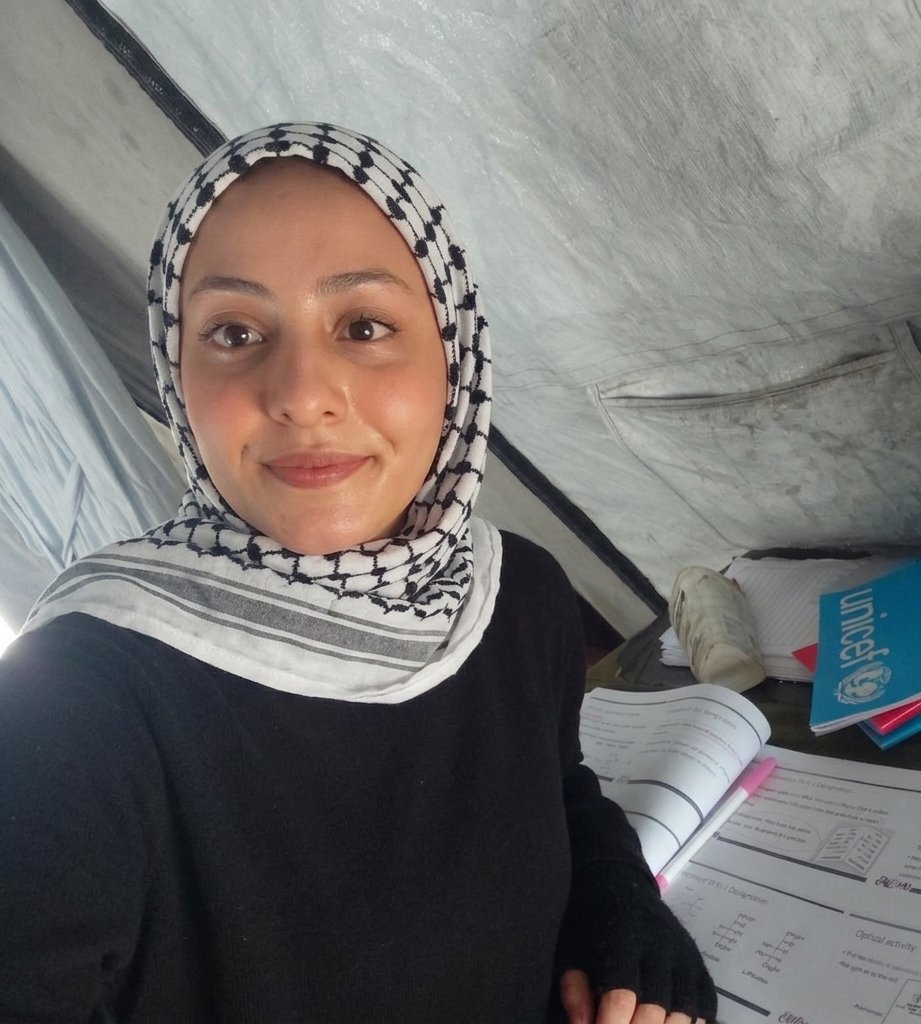 Dr. Rinan and her mum 𓂆🇵🇸 tweet media