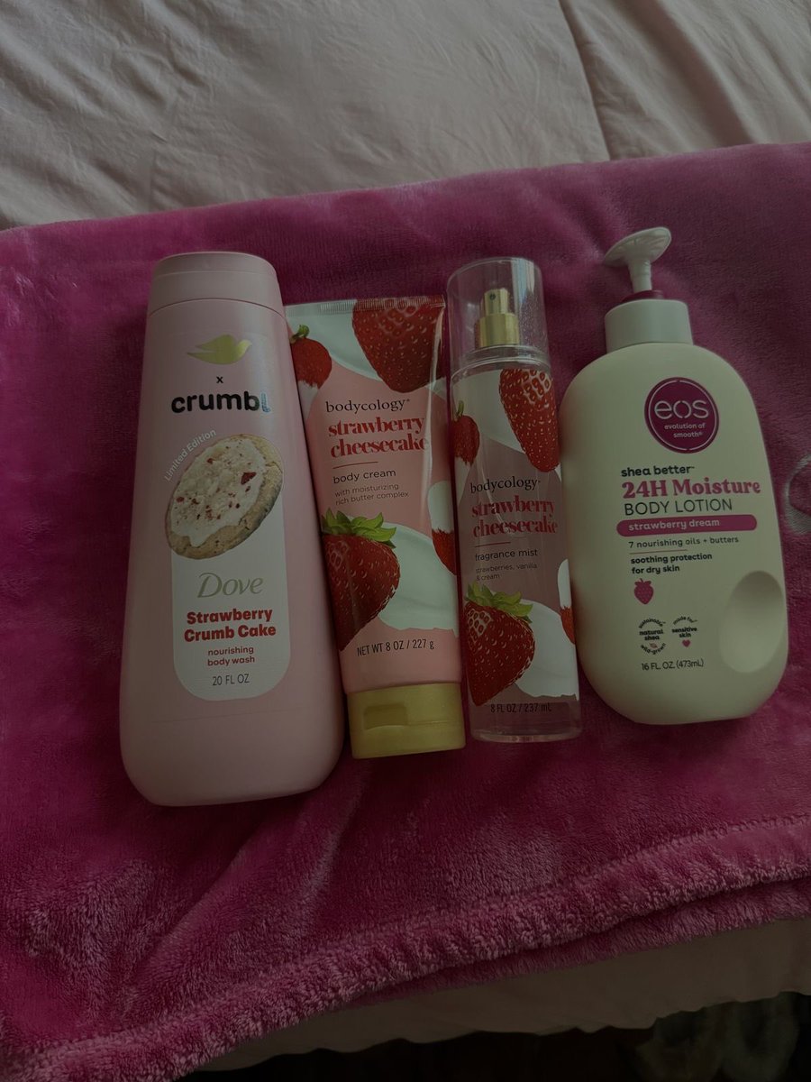 Kijahhh179's tweet image. I just love hygiene products🥺 I just love smelling good😫😫💗 #virałpost #pinkaholic #hygiene #smellinggood